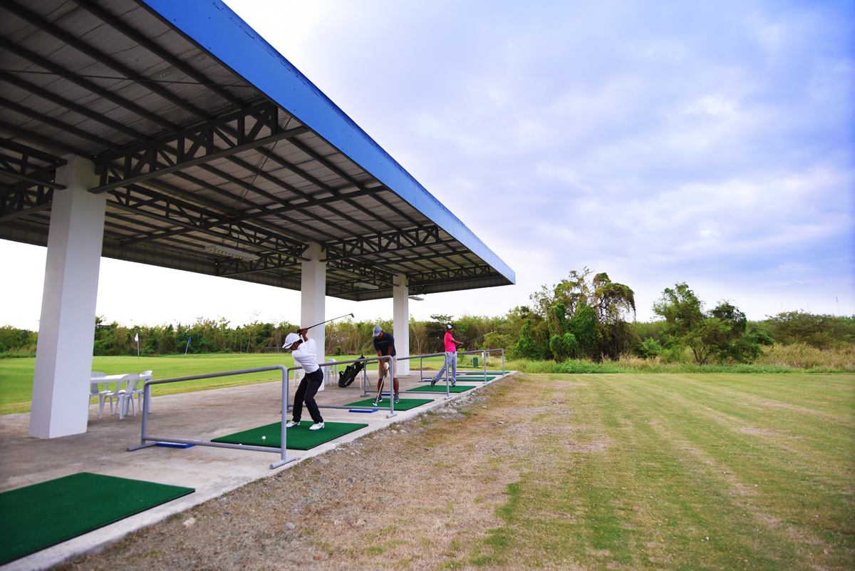 poro golf driving range golf club