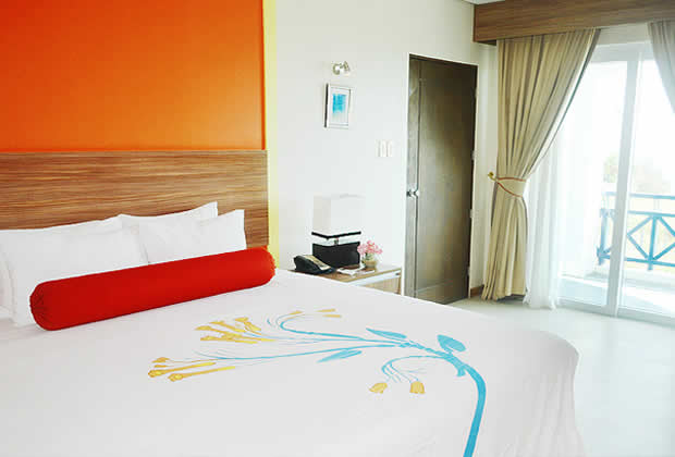 Santorini master suiterooms and villa